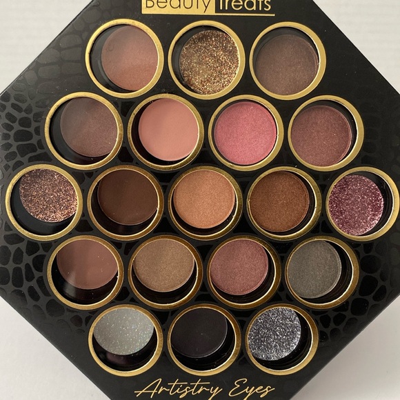 “Artistry Eyes” Eyeshadow Palette - Picture 2 of 3